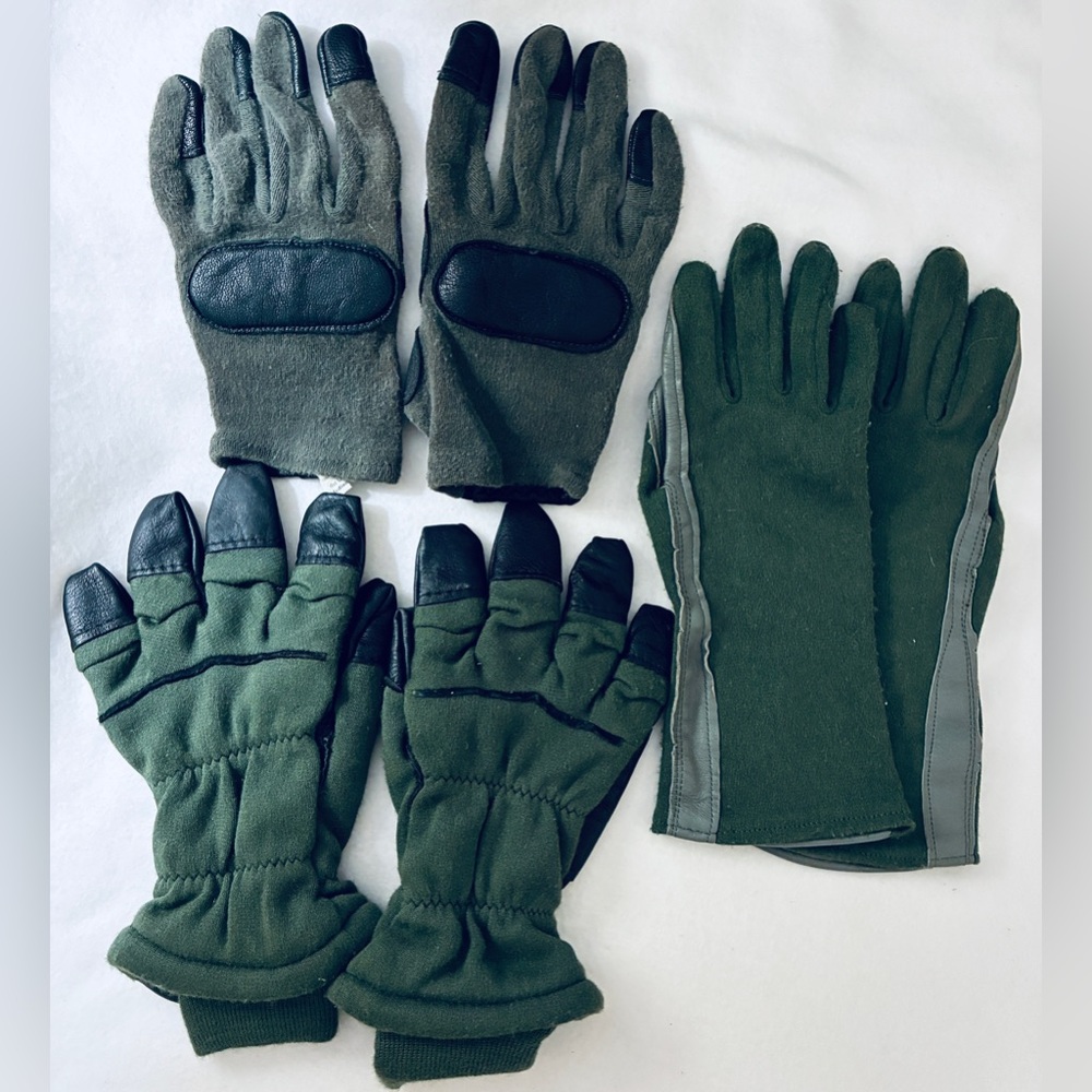 Green and Black Women's Gloves